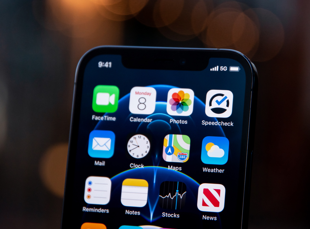 仪征苹果手机维修分享为什么 iPhone 12 在冬季会自动关机 